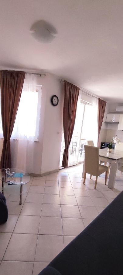 Apartments Burazer Шибеник Экстерьер фото