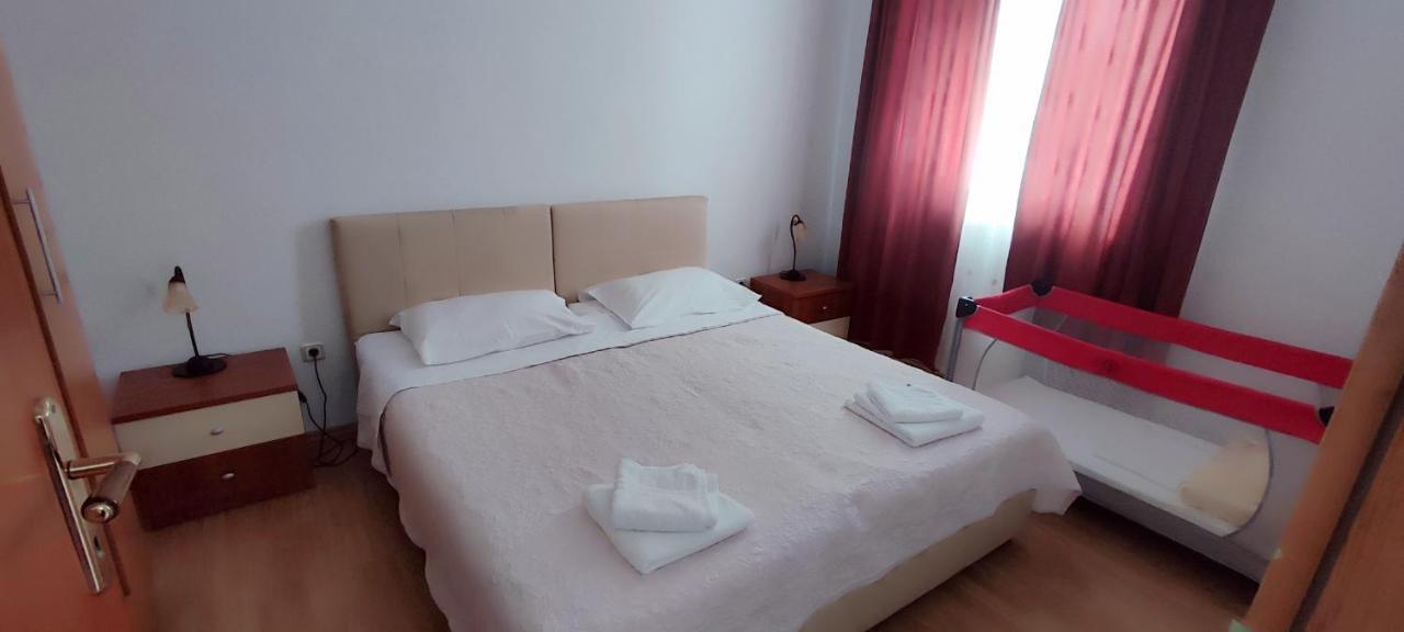 Apartments Burazer Шибеник Экстерьер фото